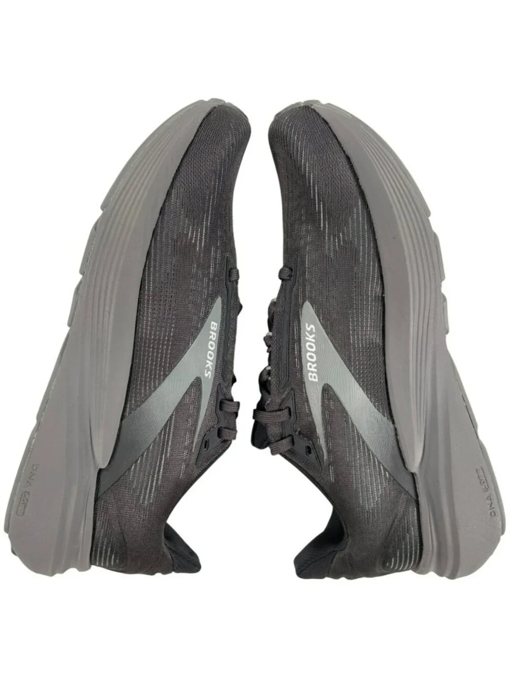 Brooks Mens Revel 8 Running Shoes Primer/Blackened Pearl Men's Size 8.5 Wide NEW